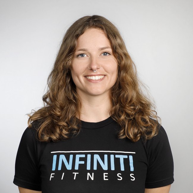 Porträt von Larissa aus dem INFINITI Team