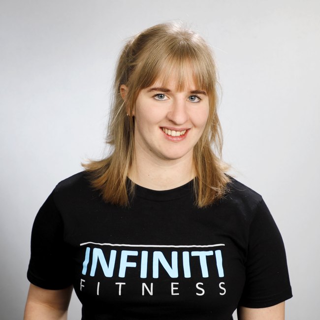 Porträt von Lea aus dem INFINITI Team